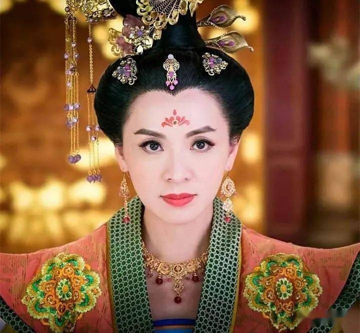 为啥不是tvb花旦陈炜出演梅姑港媒曝电影梅艳芳剧照曝光女主扮演者