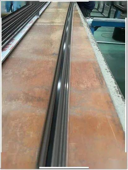 经验别曲材了隔热条扭曲变形对铝型材有何影响