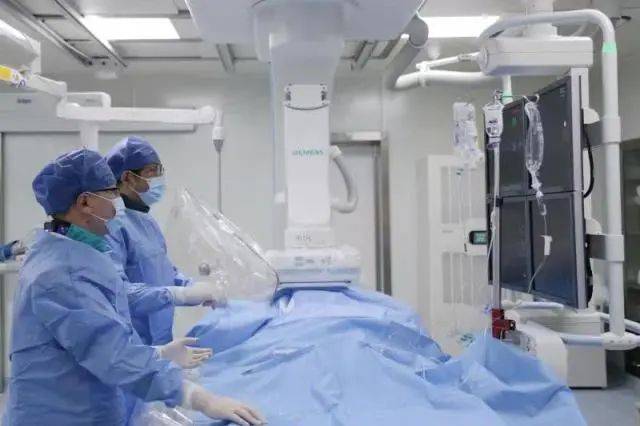 钱大爷|“杠飘，胡啦！”老大爷一激动突发心梗…