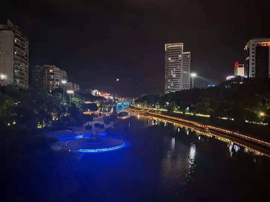 福安夜游打卡点龟湖栈道美丽夜景已修复成功