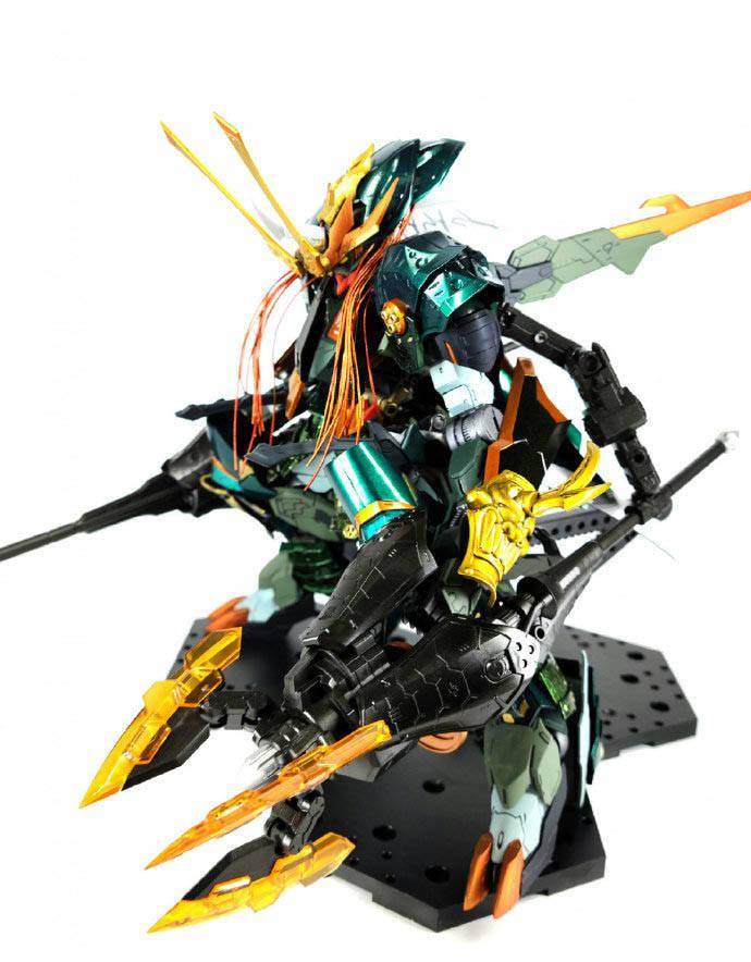 武者化巴巴托斯天狼座帝王形态高达模型