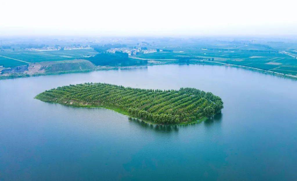 从空中俯瞰赵庄水库,湖心岛究竟像什么