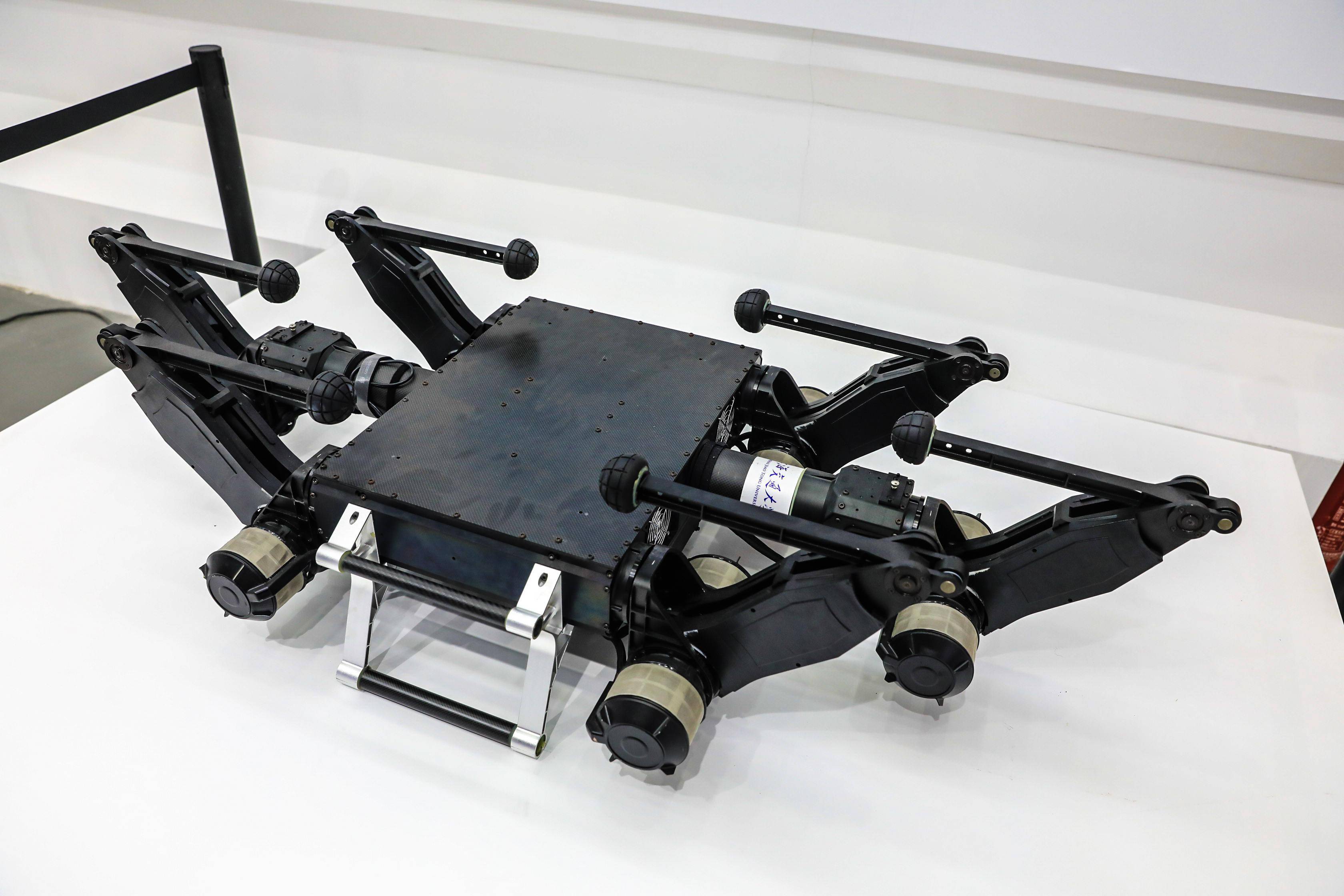 上海交大多足机器人亮相2021世界人工智能大会入选sail奖top30