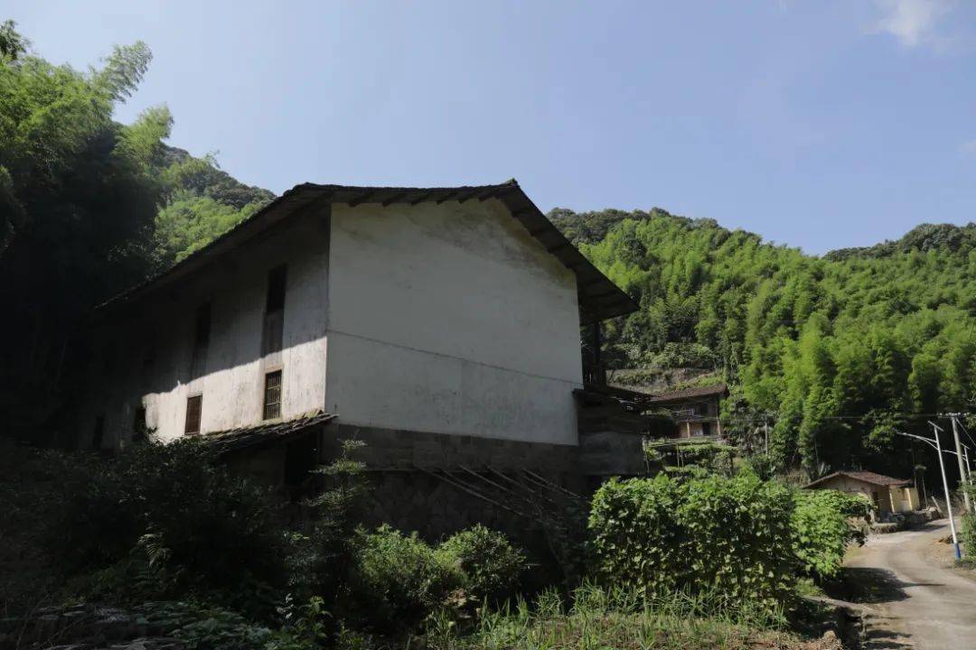 积蓄革命力量,福建省委和闽中特委在永泰县泉山乡凤落村,后圳村,旗插