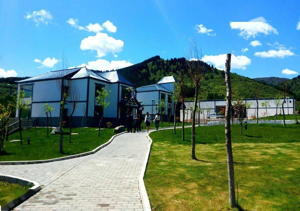 元古堆村位于定西市渭源县田家河乡南部,这里风景秀丽,物产丰富.