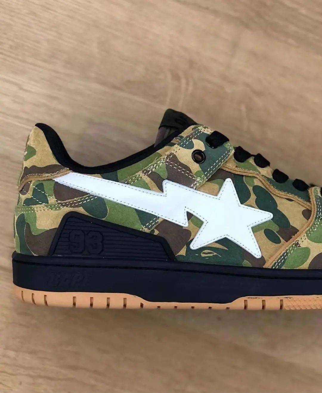 会是新的财富密码吗bape两款新鞋型本月发售