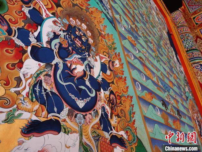 世界彩绘面积最大的单体藏传佛殿建筑在青海被认证