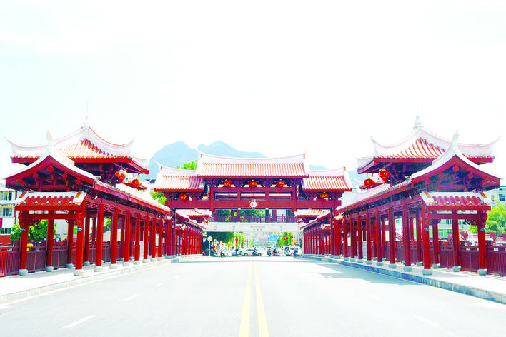 2019年,南靖县城中山廊桥正式通车,对改善居民出行条件和生活环境