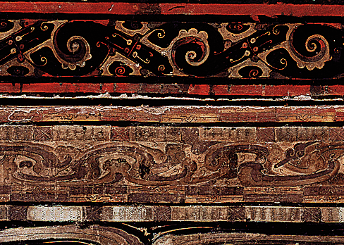 彩绘棺为马王堆一号汉墓木椁中出土的四层木棺中的第二层,棺内涂朱漆