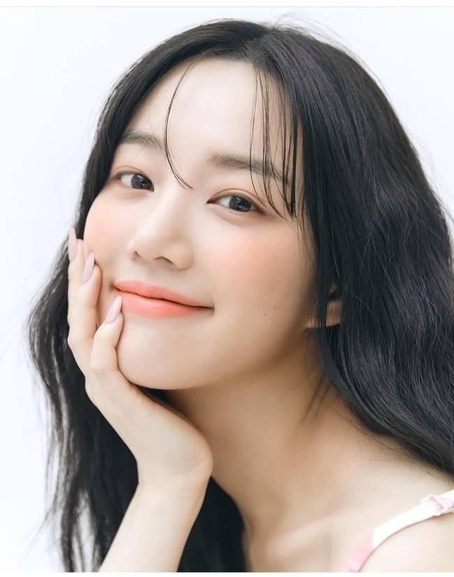 [星闻]李侑菲"很荣幸特别出演《顶楼3》,拍摄到意识不到时间的流逝"