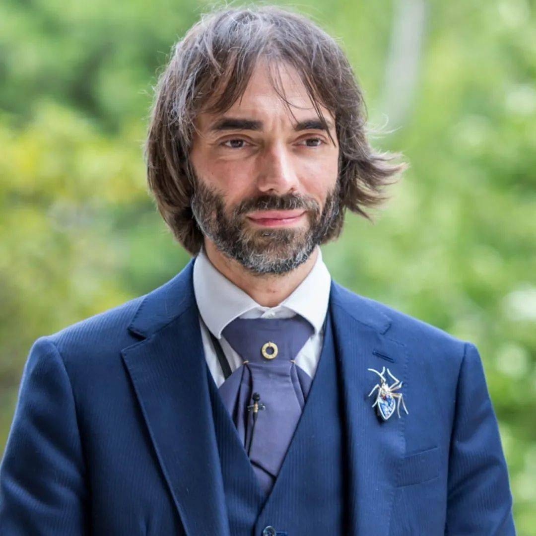 正式拉开帷幕开幕式后来自法国的著名数学家赛德里克·维拉尼(cédric