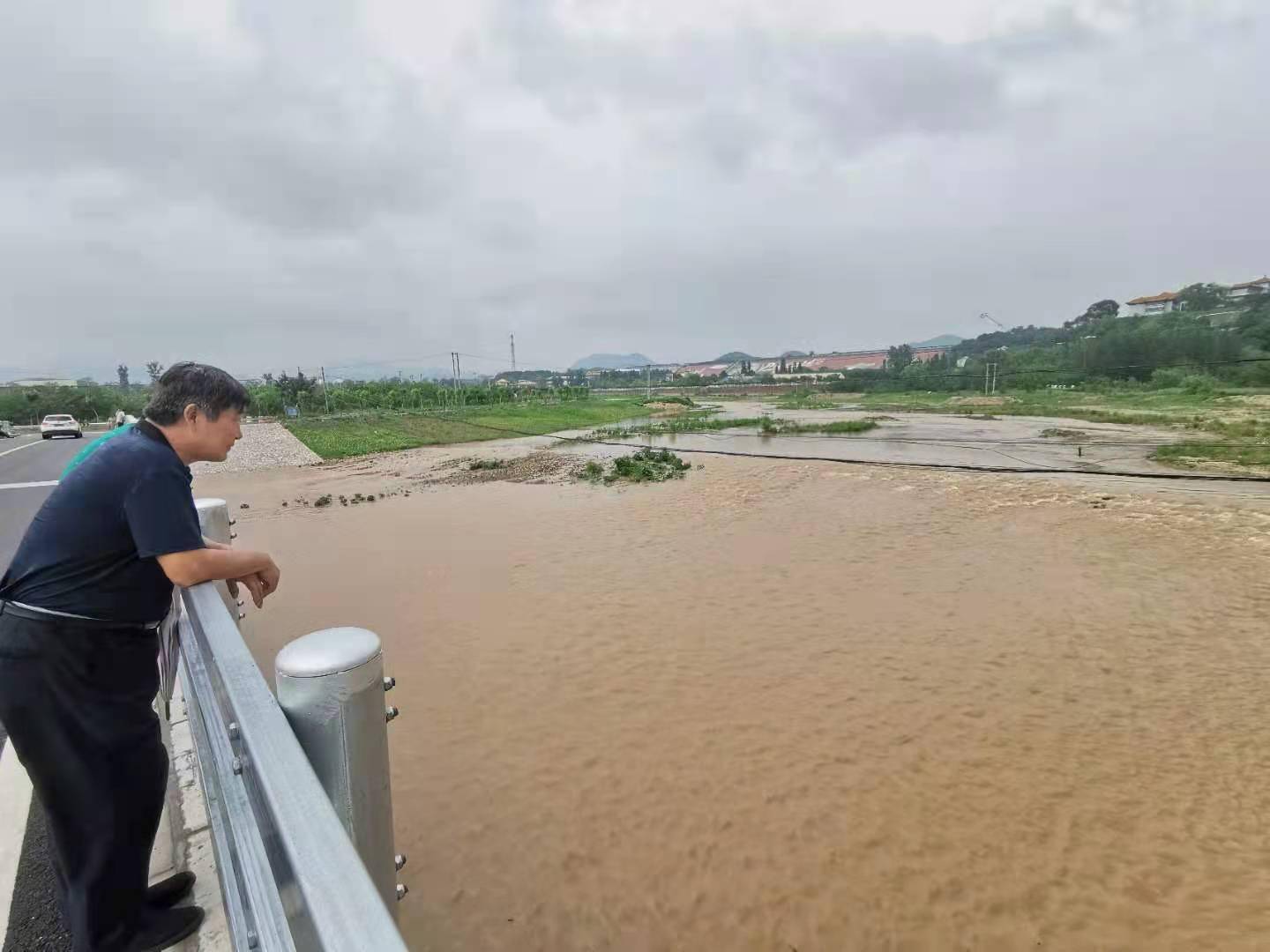北京海子水库今日提闸泄水