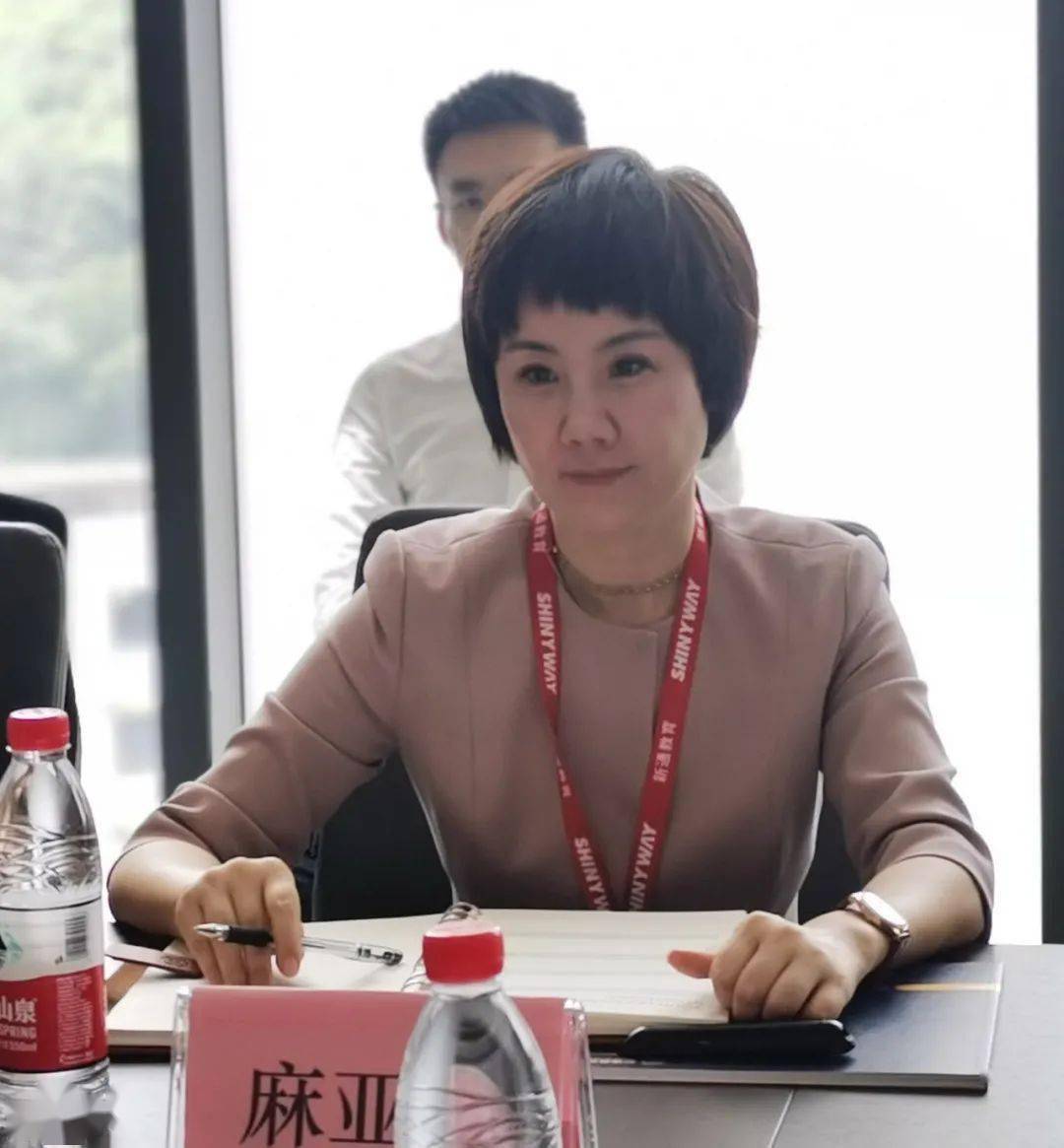 王立华讲话周松一听取汇报12日下午,周松一一行来到富阳区调研.