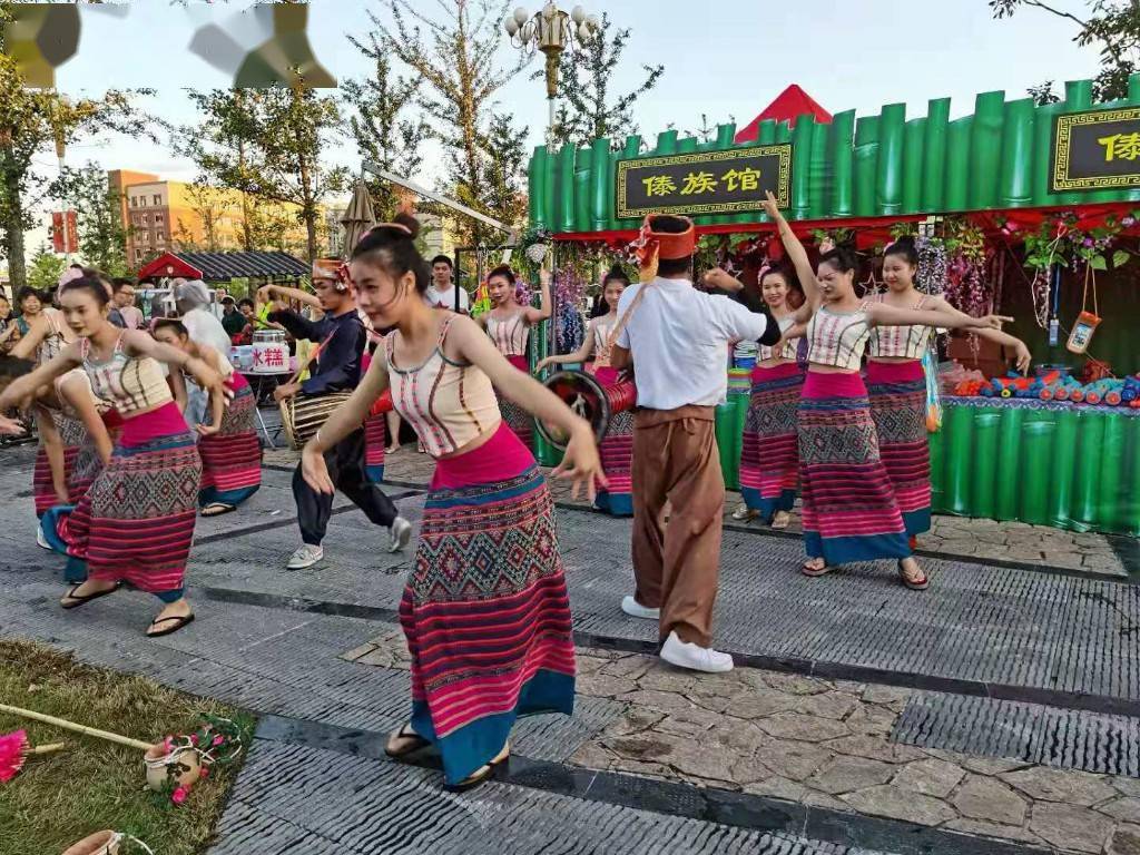 梅河口首届东北泼水节,为夏日梅城增添活力_游客