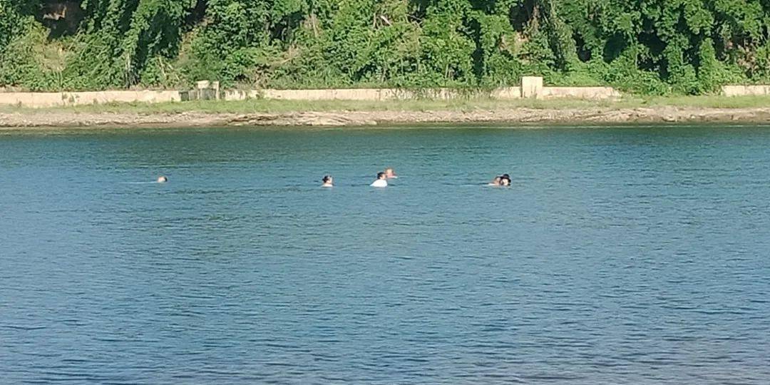 赣县这里刚淹死一个,又一伙不要命在这里游泳!_下河