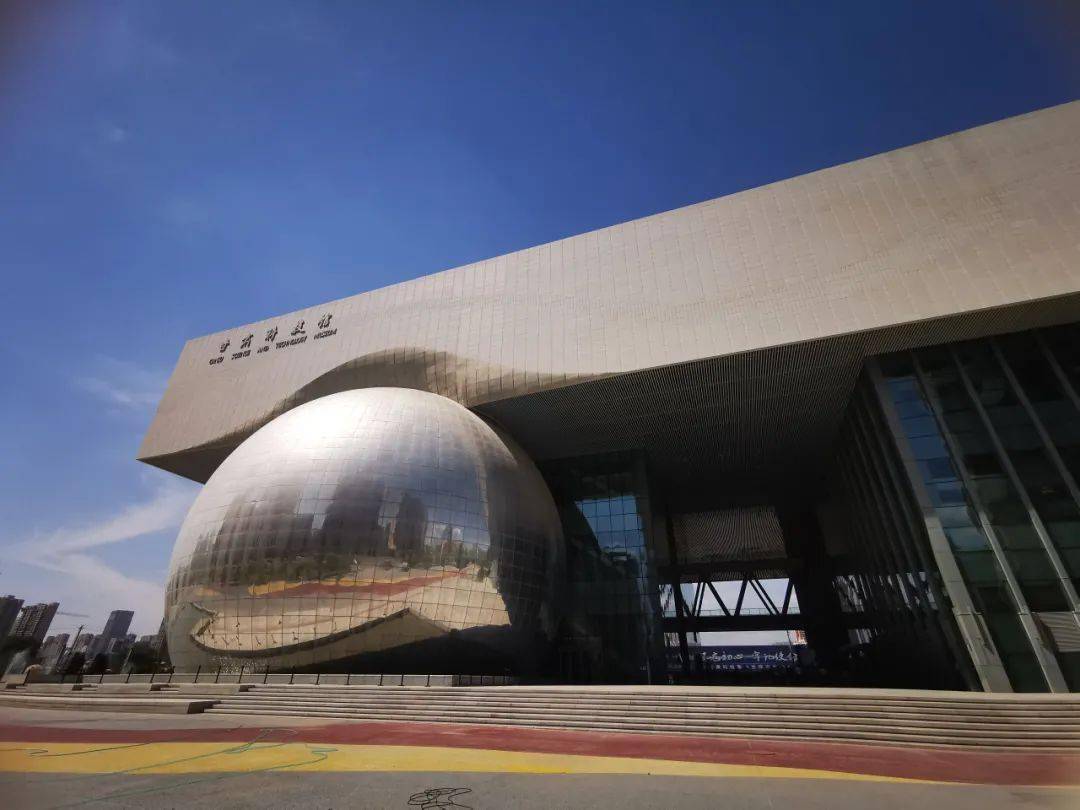 甘肃科技馆的前身是甘肃省科协兰州科学宫,建于上世纪80年代初期.