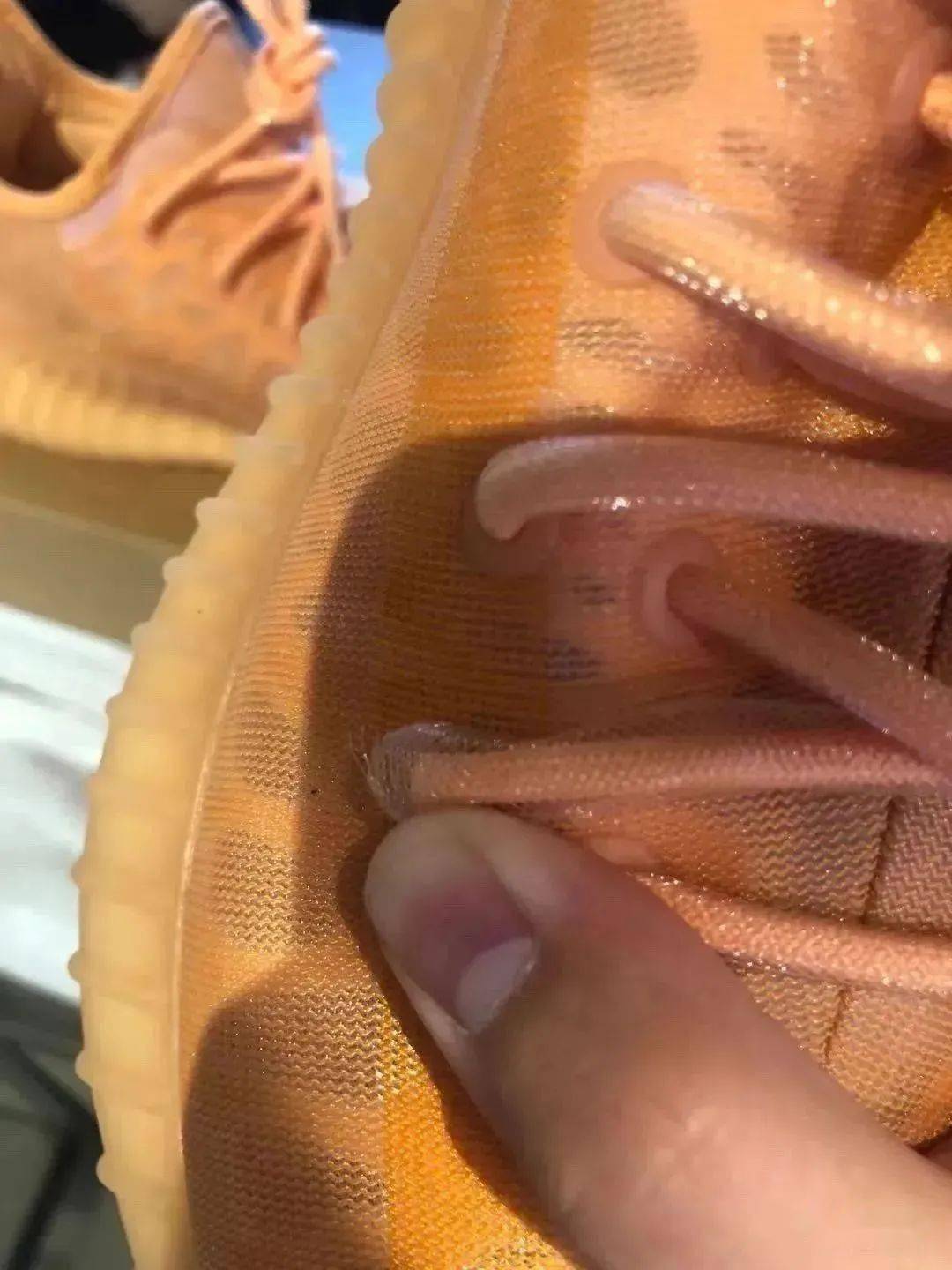 中签yeezy mono鞋带瑕疵想退?专柜:给你换鞋带!_店铺