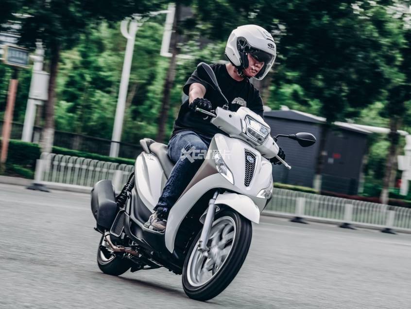 骑过的都说好试驾比亚乔medley150