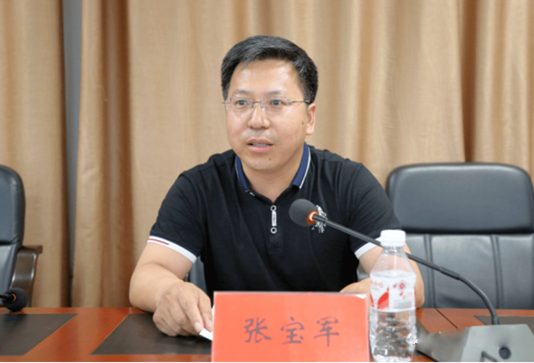 讲座中,张宝军同志紧密联系纪检监察工作实际,结合自己多年办案经验