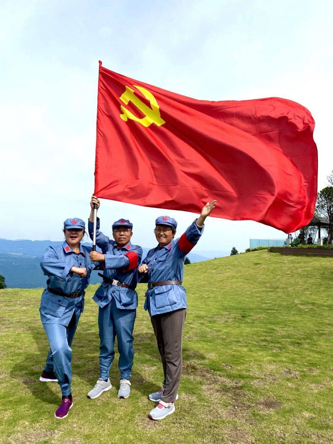 我心永向党