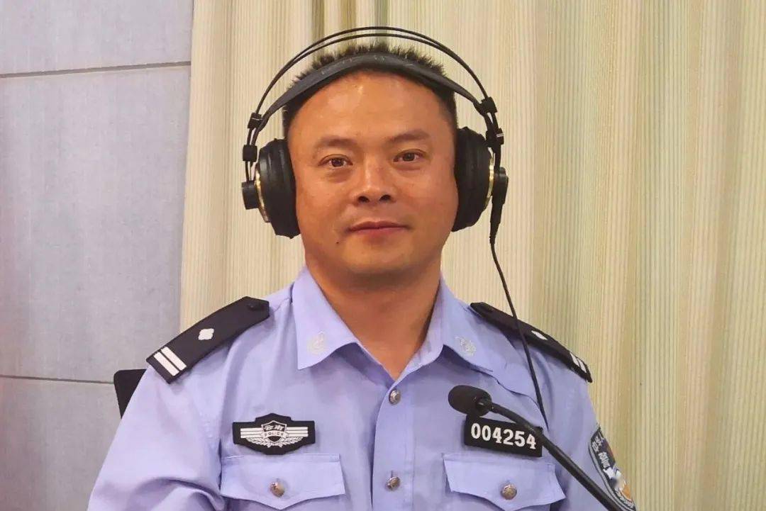 麒麟公安分局交警大隊車管所所長 陳超達