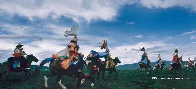 要翻越一座小山,艳阳高照的天气,突然刮起了大风,如果继续骑在马上,就