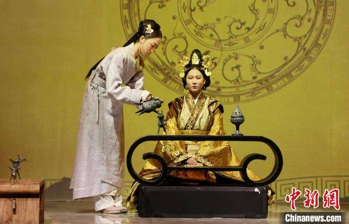 市民|浙江嘉兴：服饰秀演绎千年“丝文化”