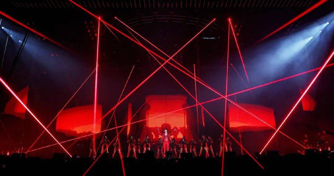 高定|快讯 | 王一博大片、杨幂美图、蔡徐坤舞台造型、李现写真