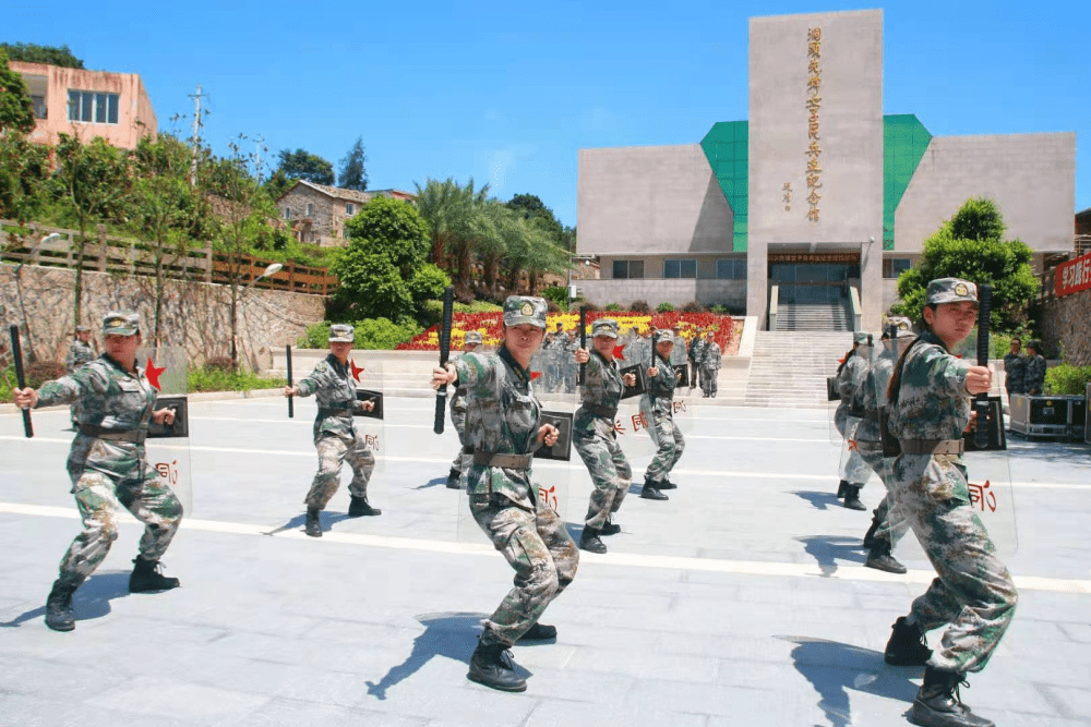 联保部队某部与洞头先锋女子民兵连开展联建共学活动_保障