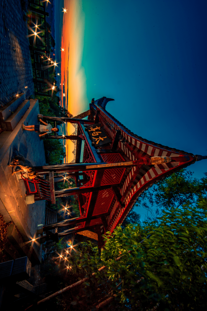 实拍雨后乐山恍若人间仙境