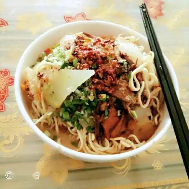 民勤人的特色早餐民勤凉面