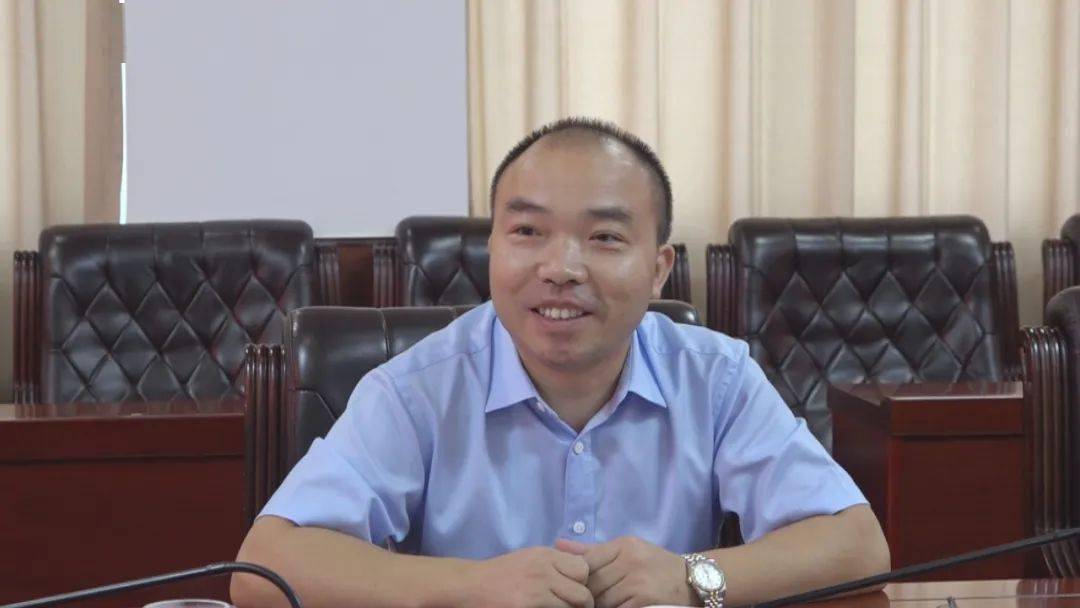 碧桂园集团来我县洽谈投资事宜_黄力