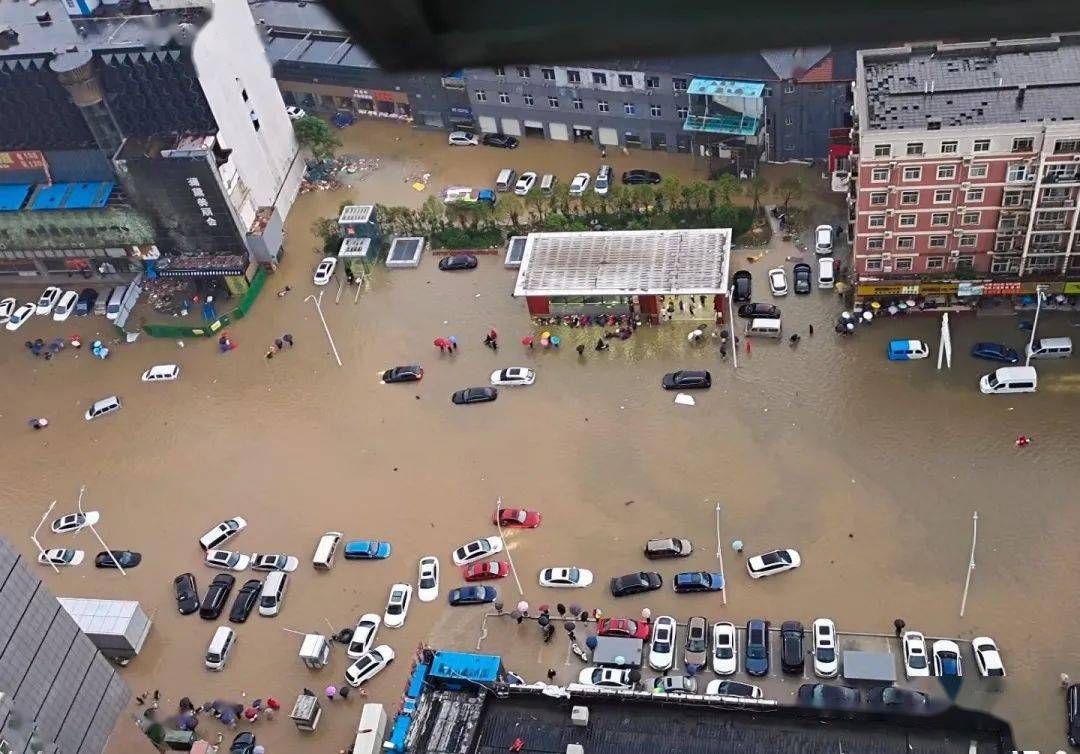 河南中行青年积极投身抗灾一线_郑州市