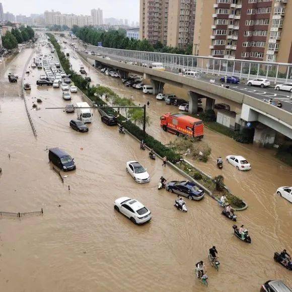 多图直击暴雨后的河南郑州市区