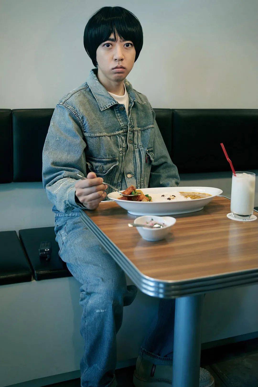Travis|泼墨 破坏 微喇，关于牛仔裤回潮，NIGO、TS 等人的不同喜好