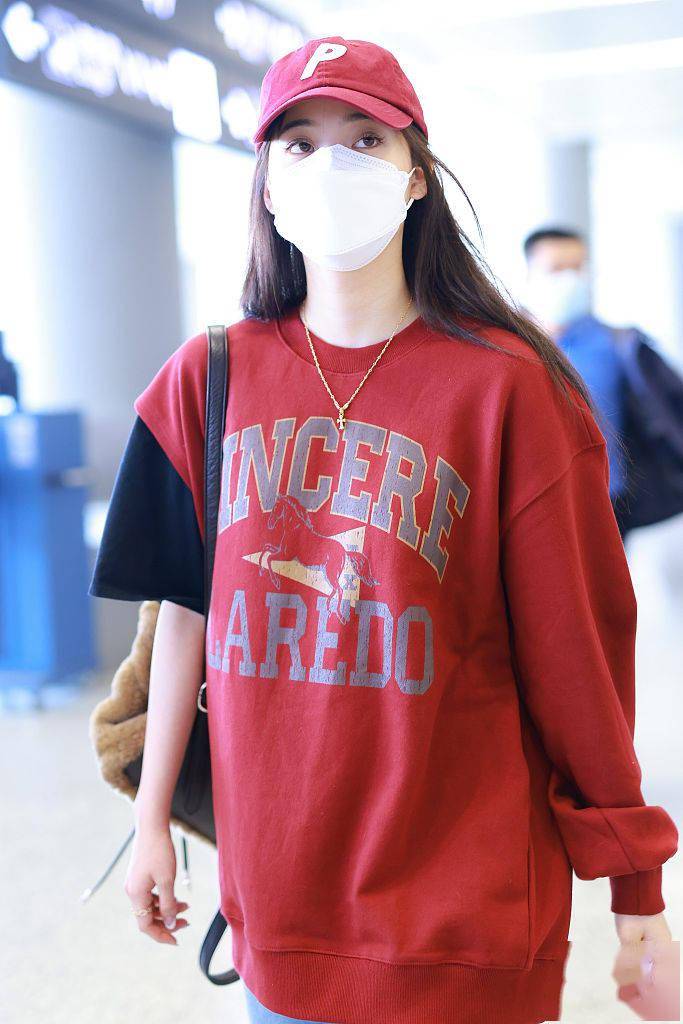 Emily|get欧阳娜娜同款小红帽 做运动休闲时髦精