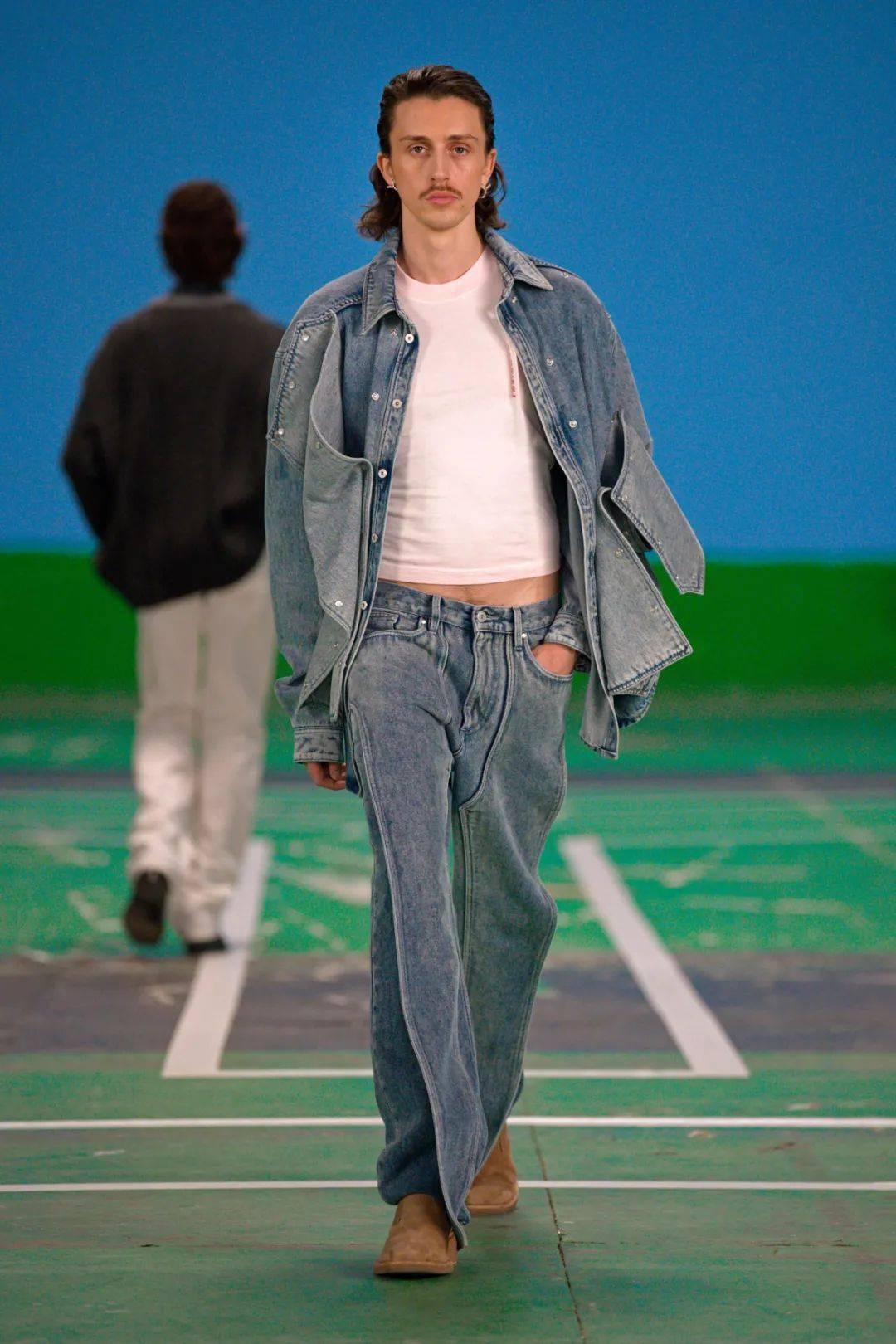 Travis|泼墨 破坏 微喇，关于牛仔裤回潮，NIGO、TS 等人的不同喜好