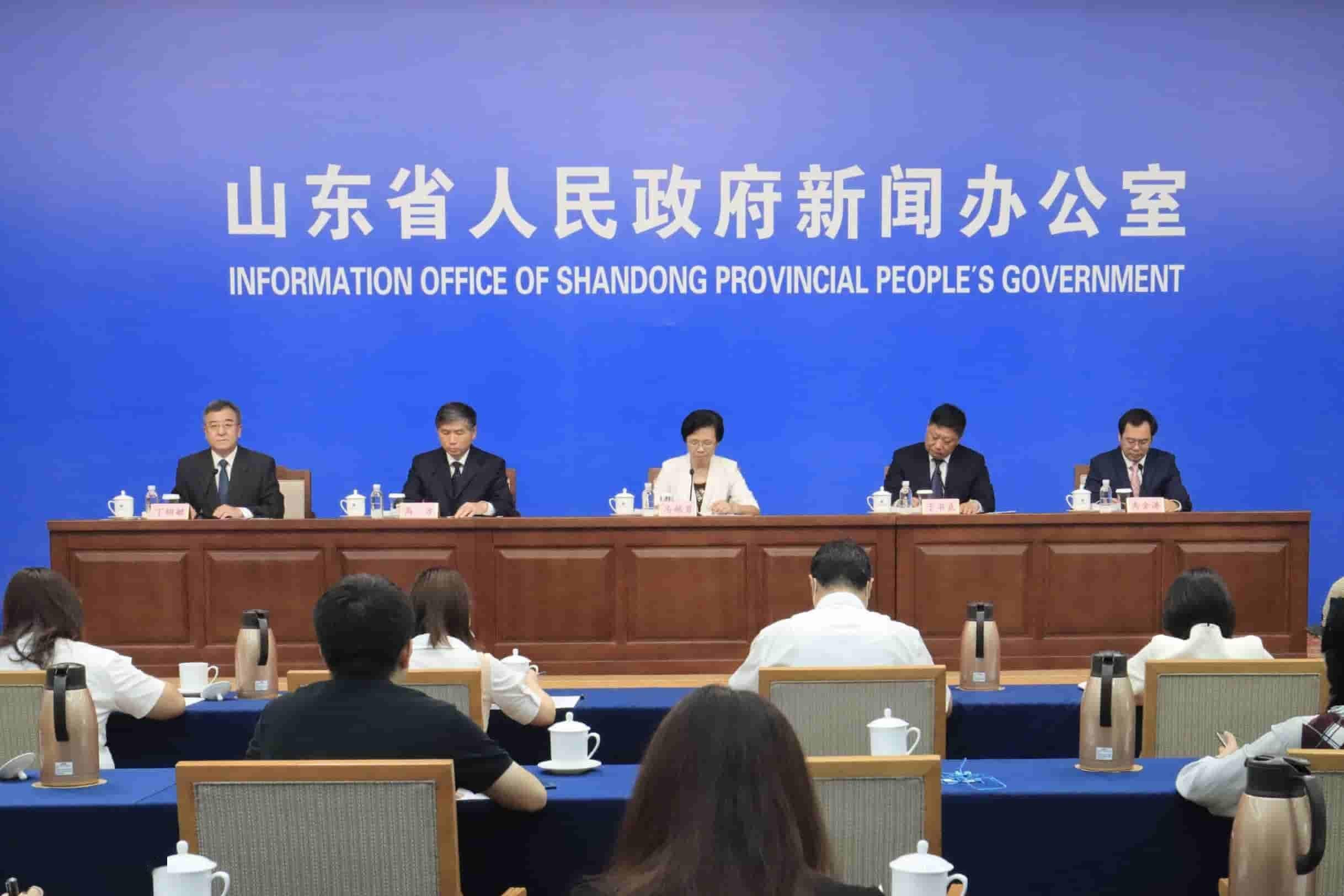 7月20日,山东省政府新闻办召开新闻发布会. 黄卓越摄