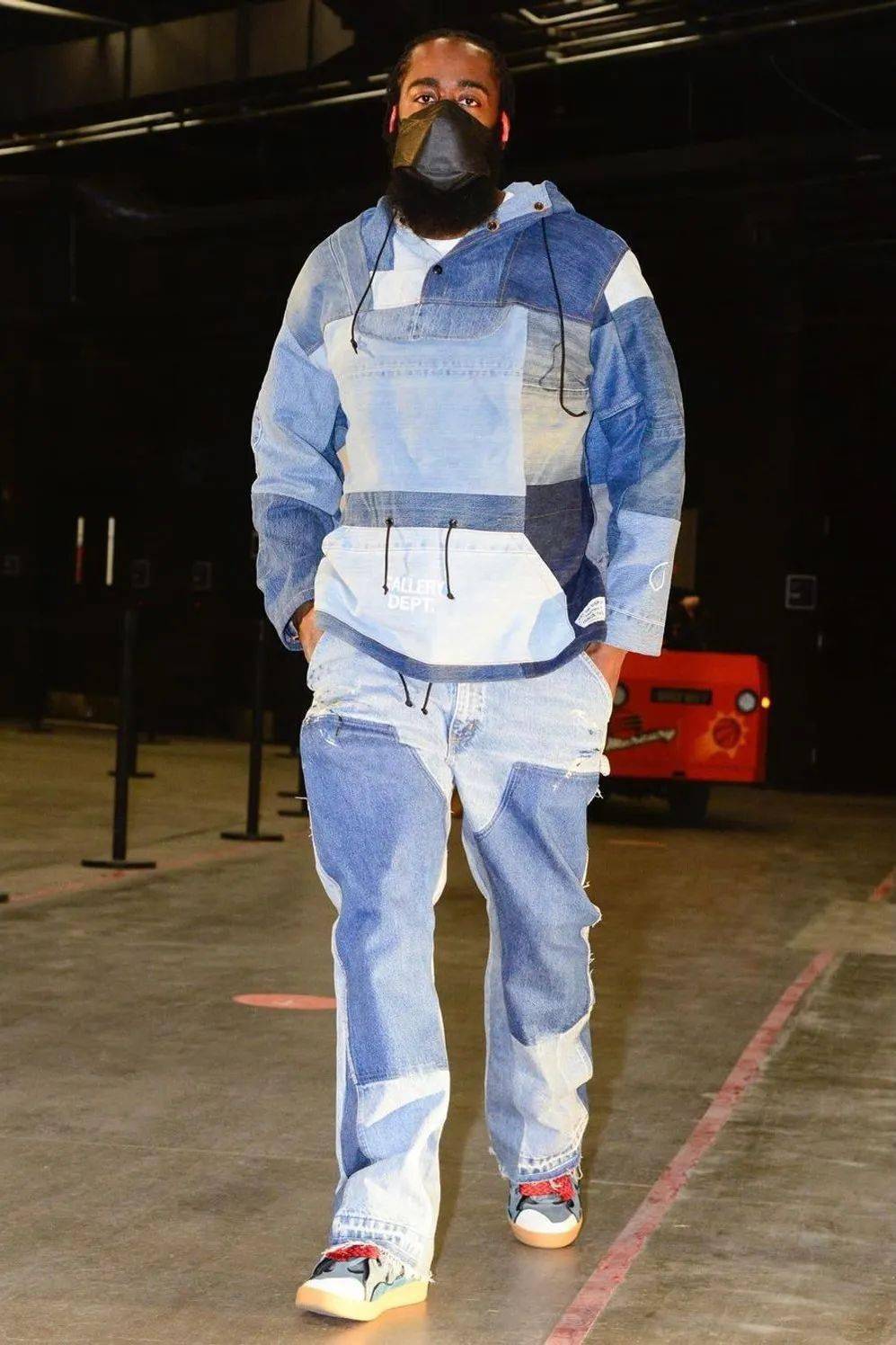 Travis|泼墨 破坏 微喇，关于牛仔裤回潮，NIGO、TS 等人的不同喜好