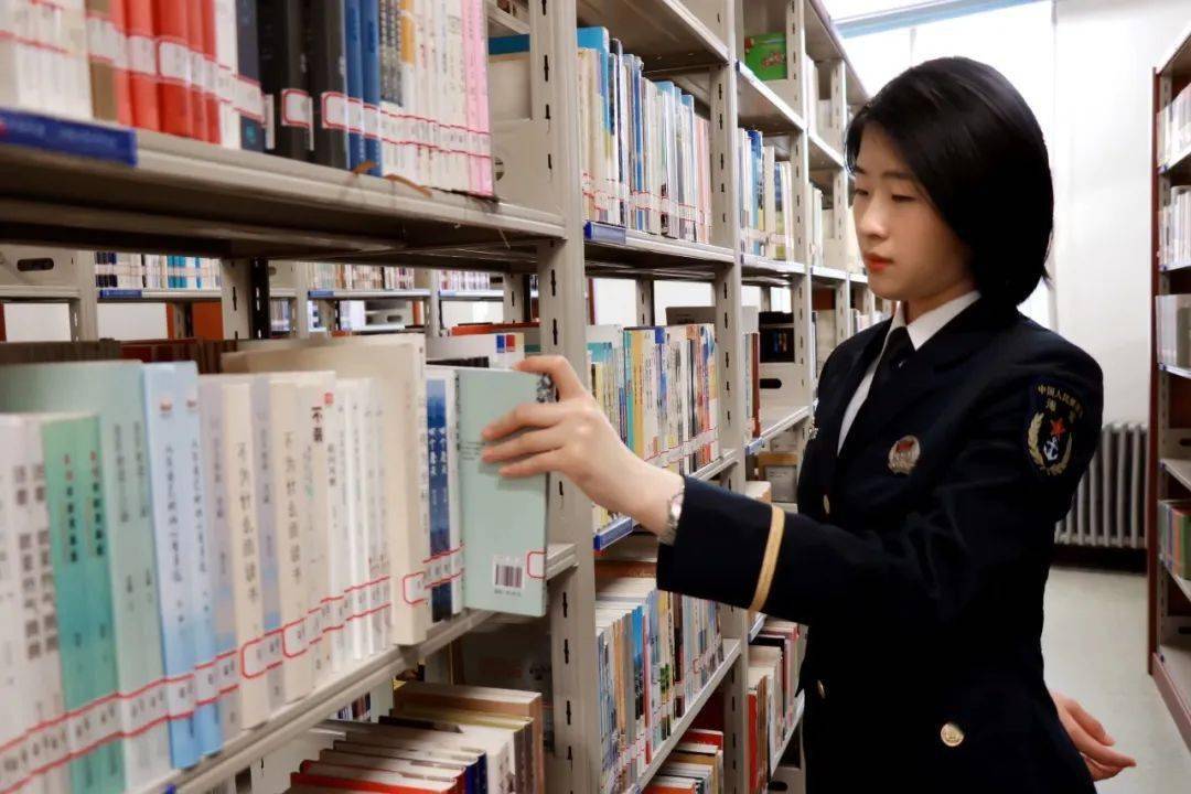 图书馆拓宽视野▲俱乐部丰富自己四年里大学的各类平台都留下了我们