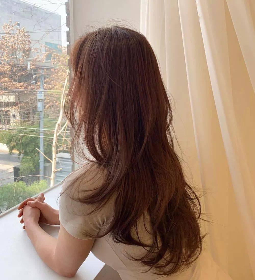棕色|染了个亚麻色，效果不输发廊，发质竟然也变好了