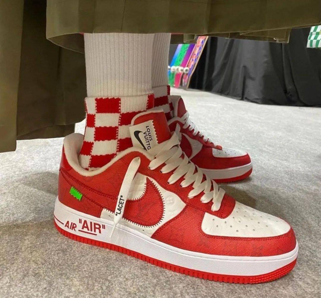 Nike|肯定抢破头！LV x Nike AF1 最新实物曝光！传闻明年发售！