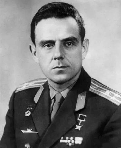 时间凌晨3点35分,乘"联盟1号"宇宙飞船,从拜科努尔航天发射场发射升空