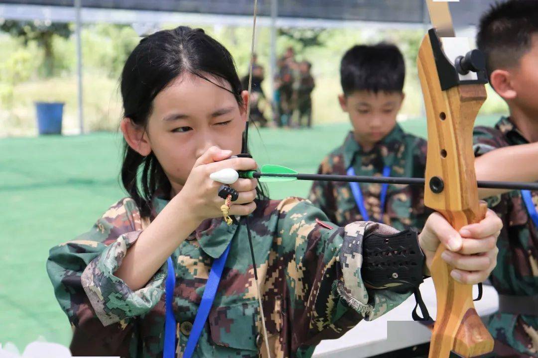 家长解放啦创艺小小特种兵训练营开营了