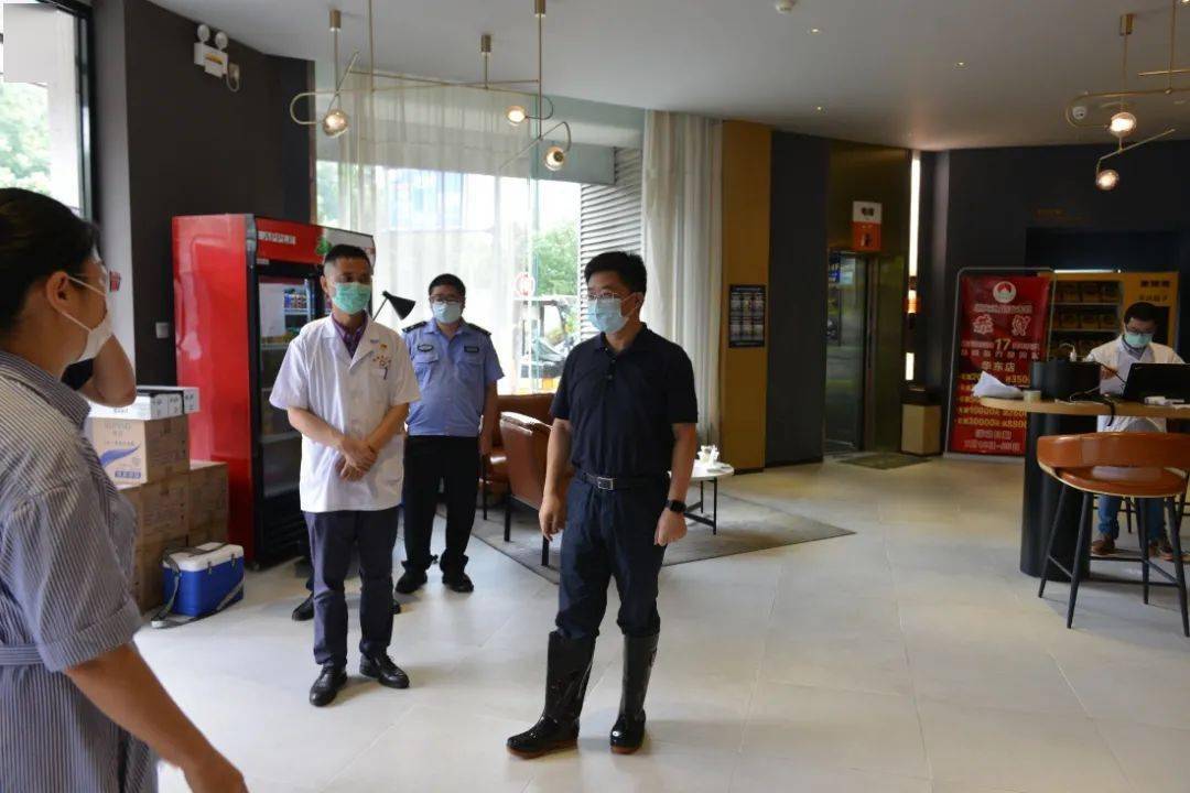 带队督查疫情防控工作吴江开发区党工委副书记,管委会副主任张伟华