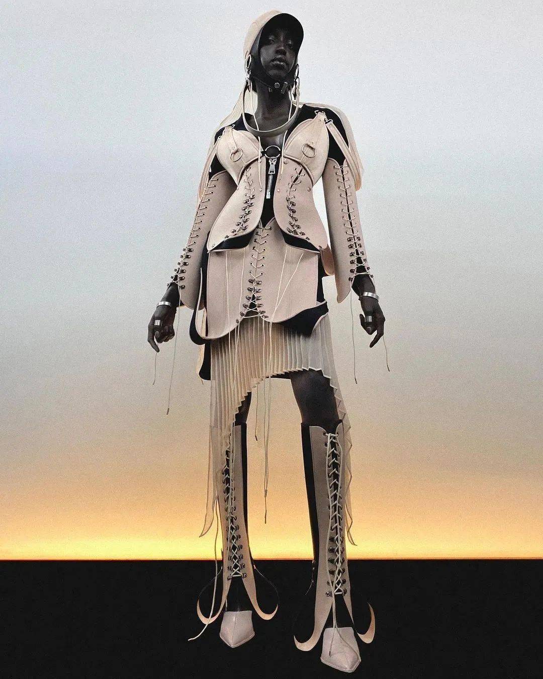 服装|灵感元素｜源自燕子的浪漫设计