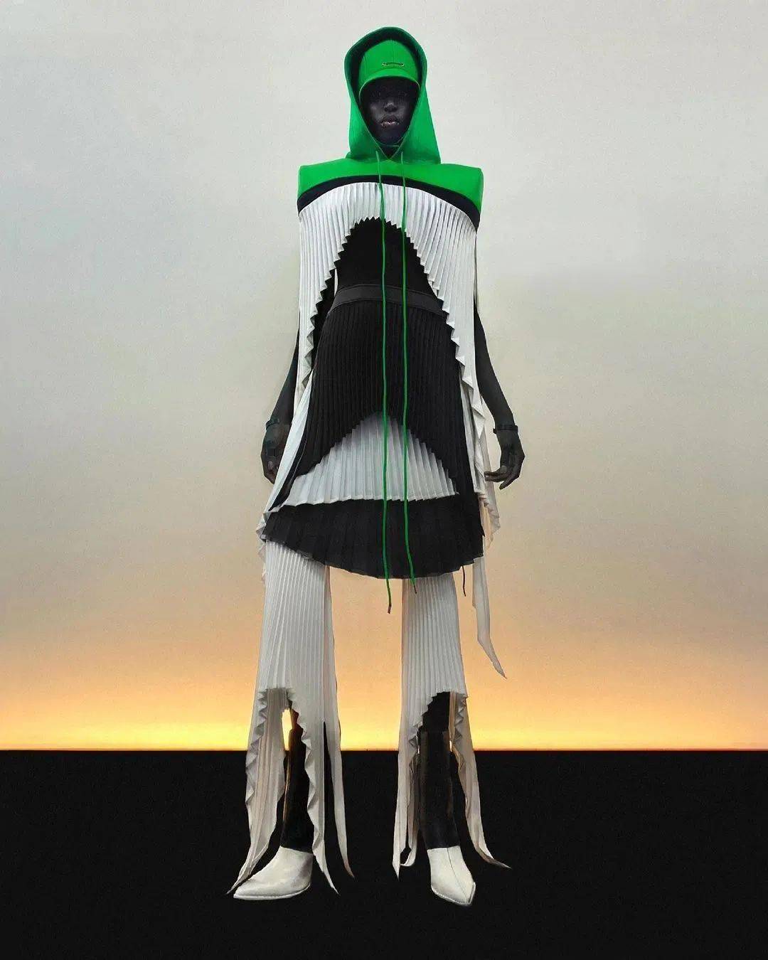 服装|灵感元素｜源自燕子的浪漫设计