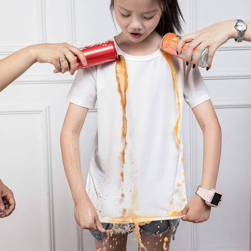 神了竟然有不怕泼脏水的白t恤