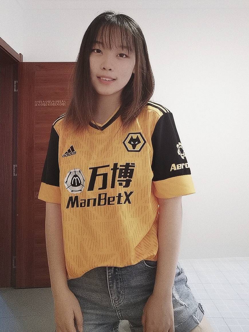 感觉|专题：潮人美女球迷教你“球衣穿搭”