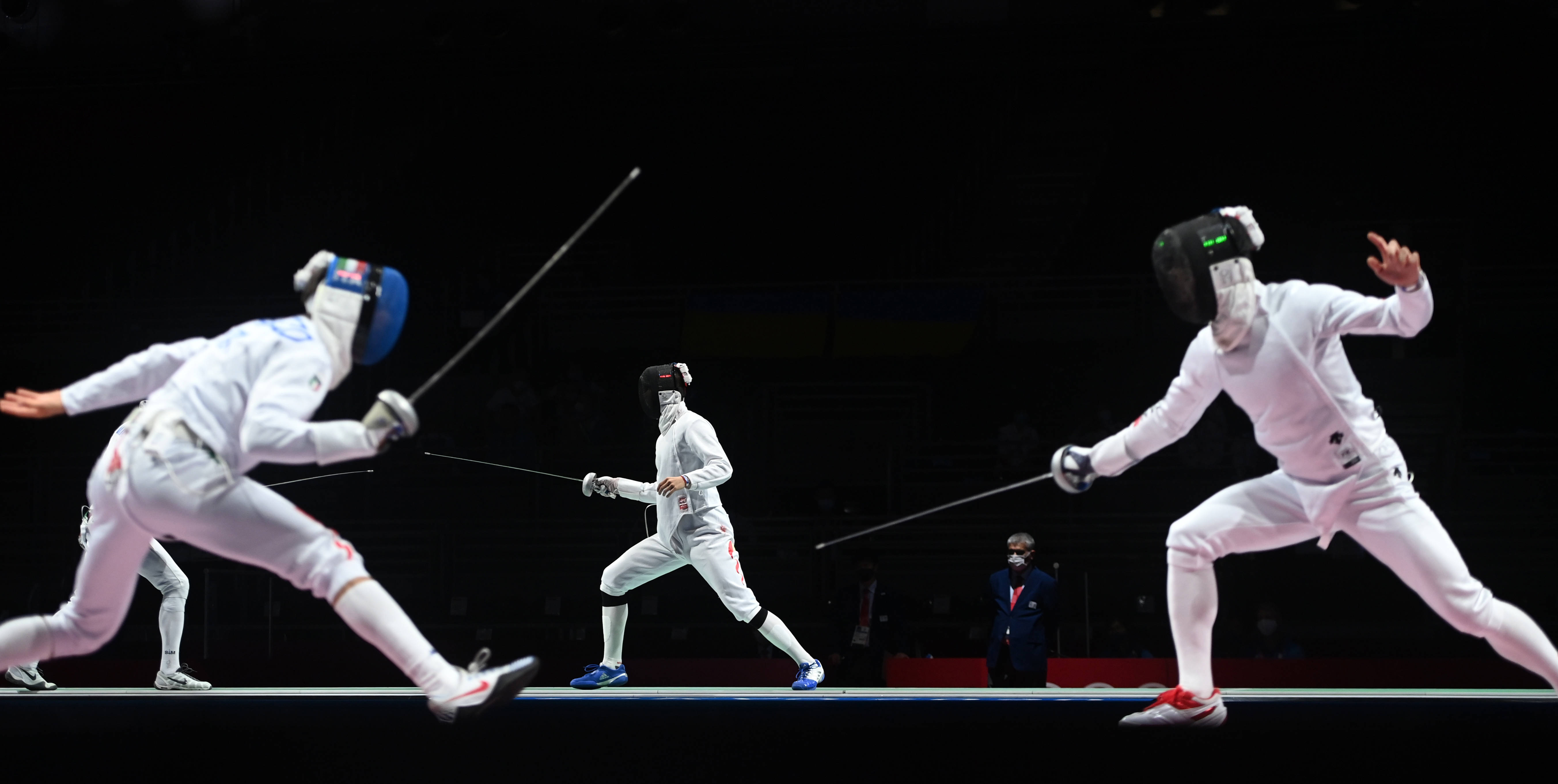 击剑男子个人重剑兰明豪晋级16强